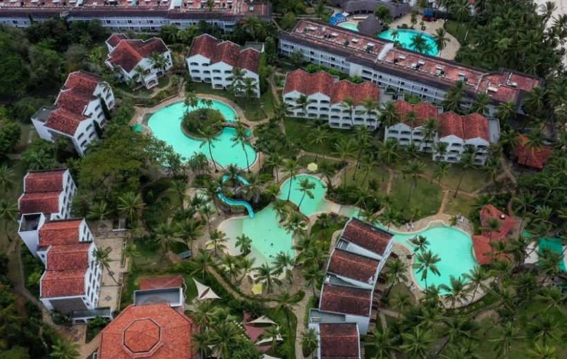 SAROVA WHITESANDS